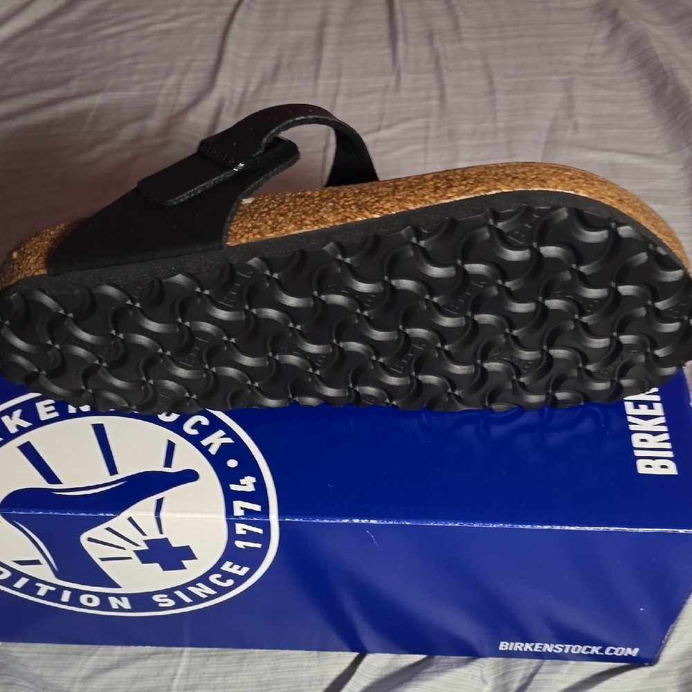 Birkenstock Black and Tan Sandal - Picture 7 of 7